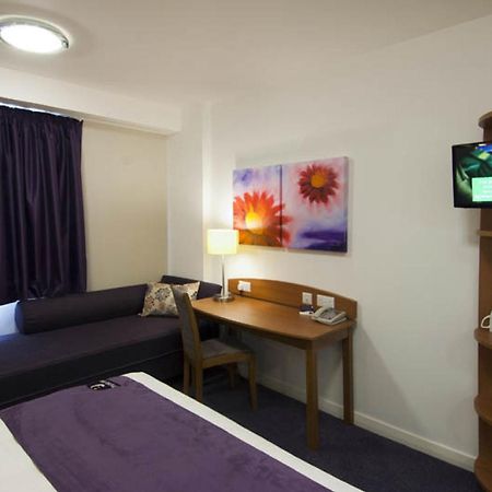 Premier Inn Dover East ภายนอก รูปภาพ