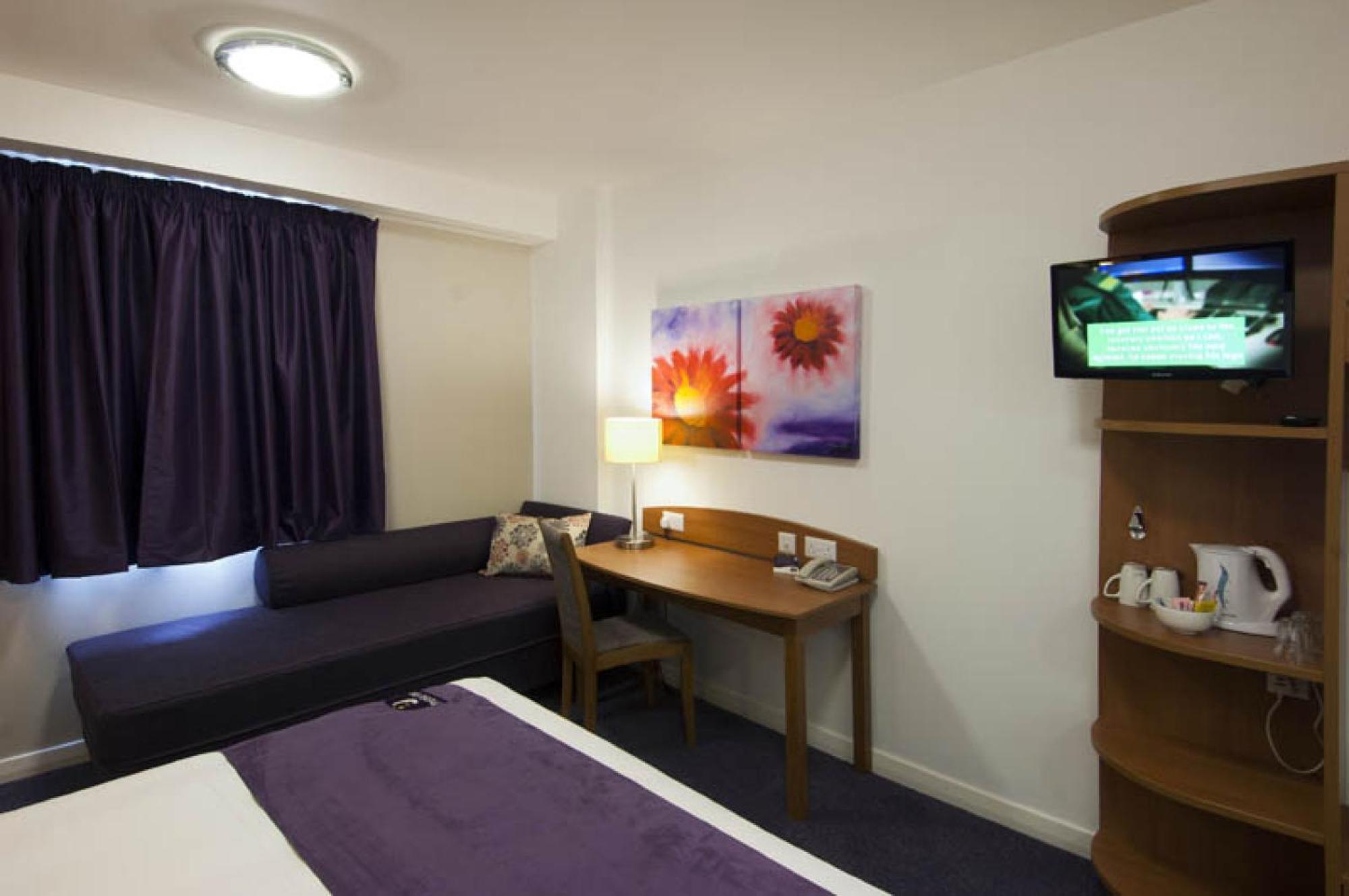 Premier Inn Dover East ภายนอก รูปภาพ