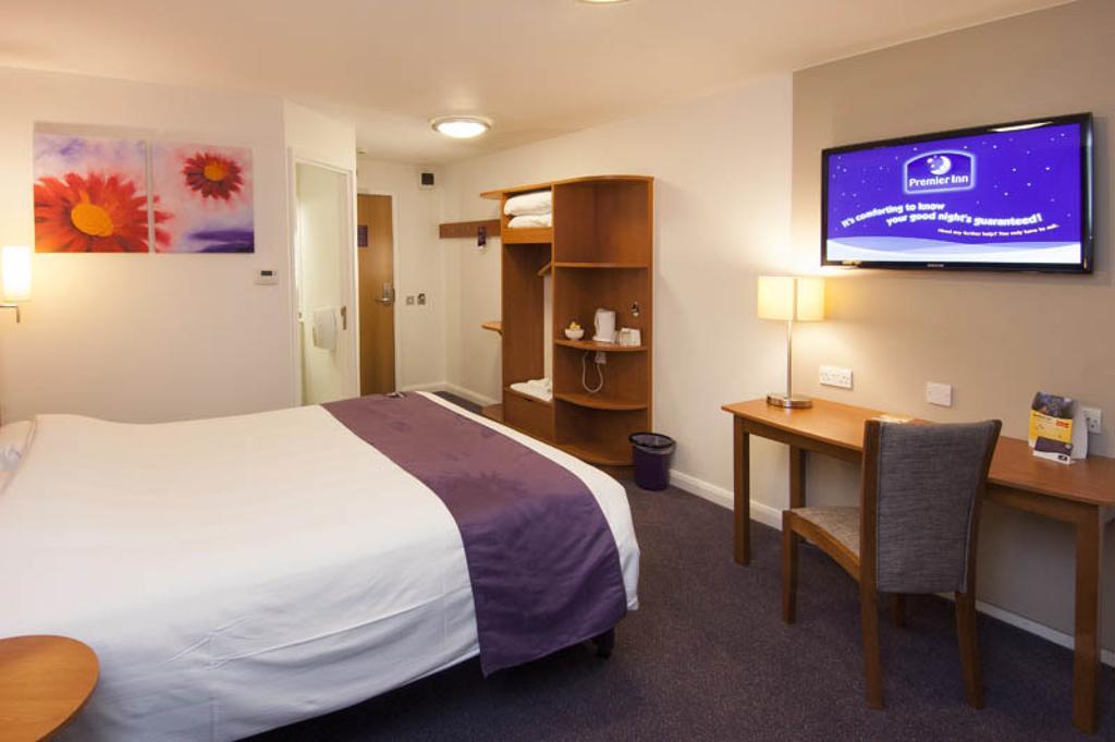 Premier Inn Dover East ภายนอก รูปภาพ