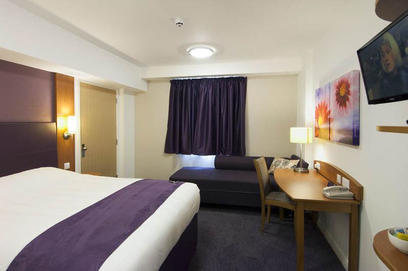 Premier Inn Dover East ภายนอก รูปภาพ